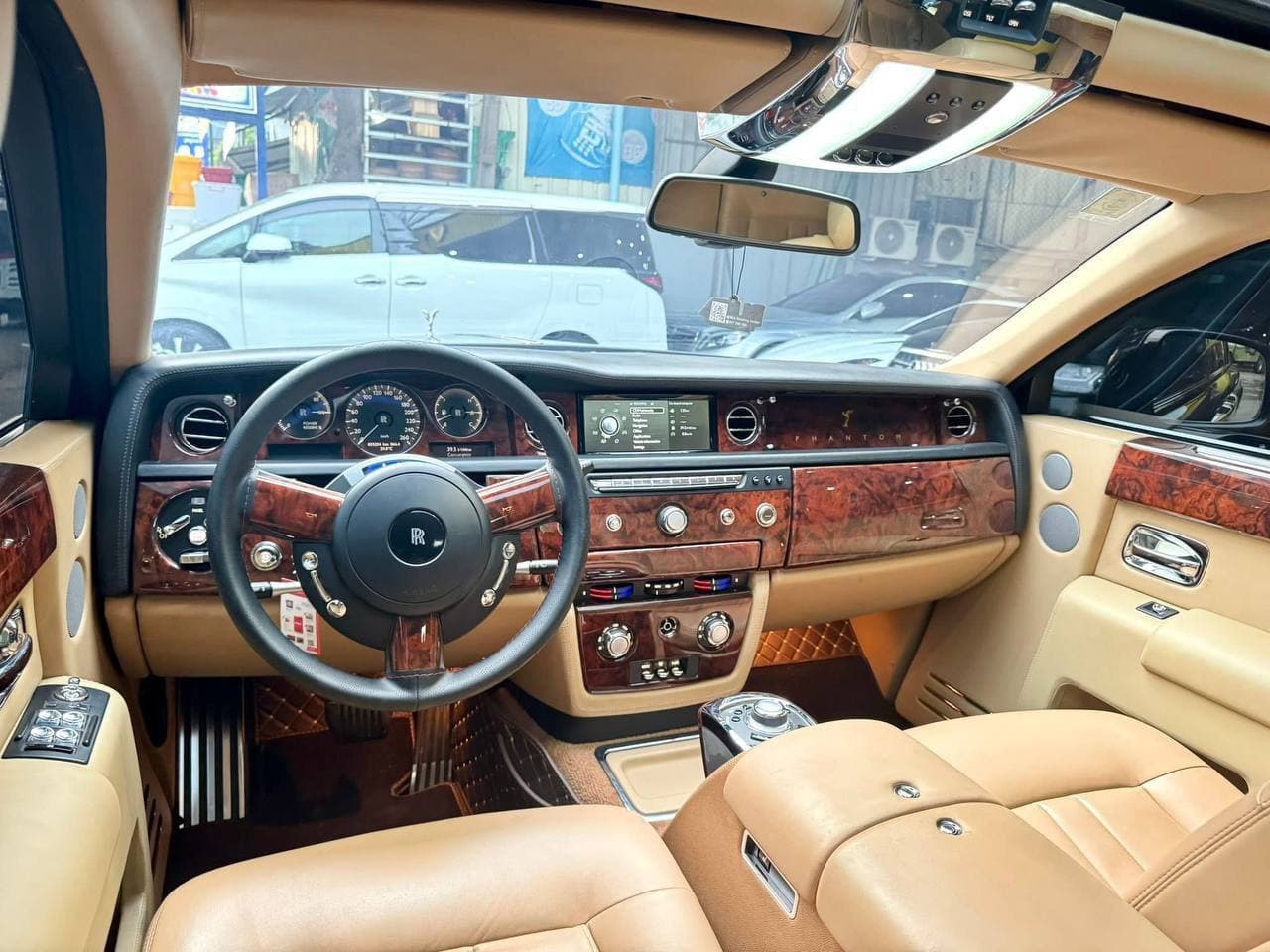 Rolls-Royce Phantom