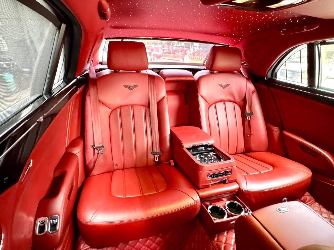 Bentley Flying Spur: view 10